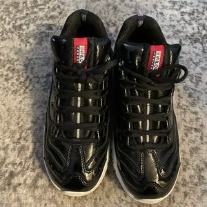 skechers energy thriller knight sneaker